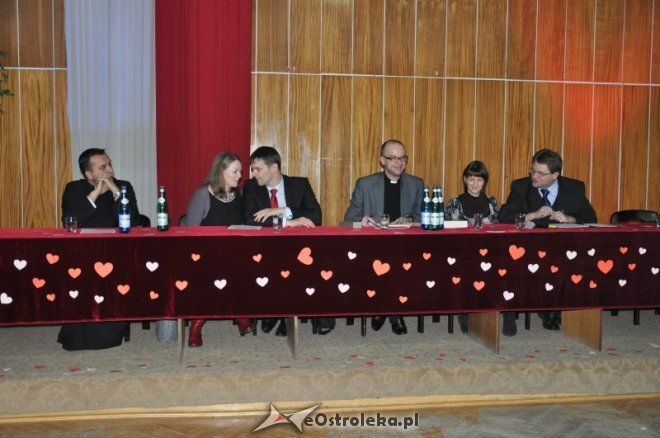 Debata Walentynkowa: „Pragnąć czy pożądać? Wszyscy chcą kochać - czyli porozmawiajmy o związkach”  [17,II,2012] - zdjęcie #12 - eOstroleka.pl
