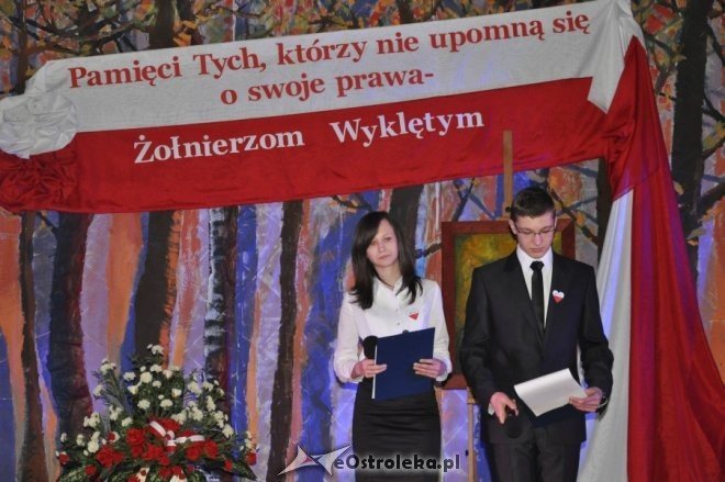 Obchody Narodowego Dnia Pamięci Żołnierzy Wyklętych w Ostrołęce [1 III 2012] - zdjęcie #16 - eOstroleka.pl