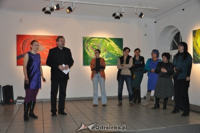 Wernisaż wystawy: Gra koloru w Galerii Ostrołęka [8 III 2012] - zdjęcie #27 - eOstroleka.pl