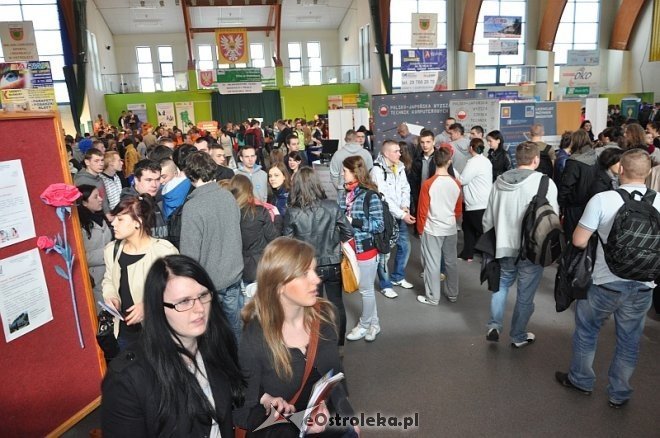 Młodzieżowe Targi Edukacji i Pracy [23.03.2012] - zdjęcie #1 - eOstroleka.pl