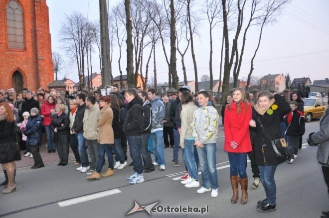 Tłumy obejrzały Misterium Mękki Pańskiej w Rzekuniu [6.IV.2012] - zdjęcie #11 - eOstroleka.pl