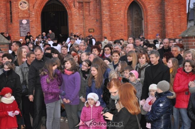Tłumy obejrzały Misterium Mękki Pańskiej w Rzekuniu [6.IV.2012] - zdjęcie #13 - eOstroleka.pl