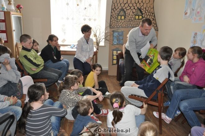 W Ostrołęce trwa akcja czytania dzieciom - zdjęcie #8 - eOstroleka.pl