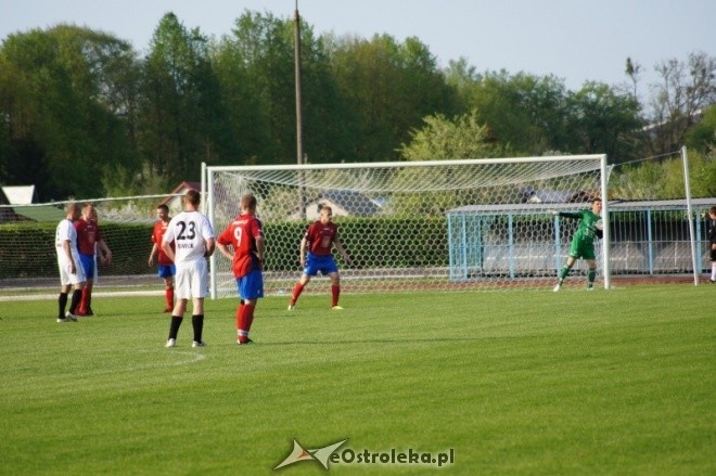 III liga: Narew Ostrołęka - Start Otwock [2.05.2012] - zdjęcie #8 - eOstroleka.pl