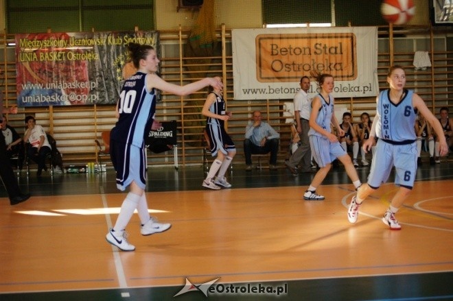 MP Kobiet U-16: Unia Basket Ostrołęka - Huragan Wołomin 52:81 [19.05.2012] - zdjęcie #8 - eOstroleka.pl