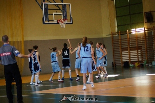 MP Kobiet U-16: Unia Basket Ostrołęka - Huragan Wołomin 52:81 [19.05.2012] - zdjęcie #21 - eOstroleka.pl
