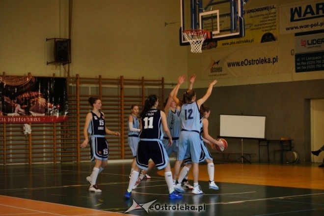 MP Kobiet U-16: Unia Basket Ostrołęka - Huragan Wołomin 52:81 [19.05.2012] - zdjęcie #22 - eOstroleka.pl
