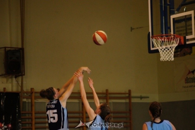 MP Kobiet U-16: Unia Basket Ostrołęka - Huragan Wołomin 52:81 [19.05.2012] - zdjęcie #26 - eOstroleka.pl