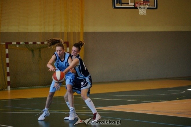 MP Kobiet U-16: Unia Basket Ostrołęka - Huragan Wołomin 52:81 [19.05.2012] - zdjęcie #29 - eOstroleka.pl
