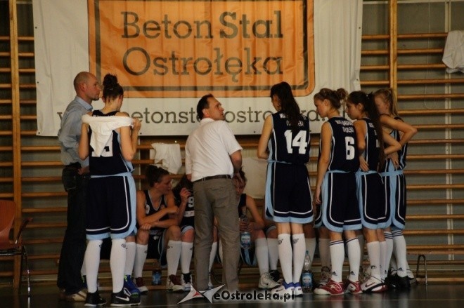 MP Kobiet U-16: Unia Basket Ostrołęka - Huragan Wołomin 52:81 [19.05.2012] - zdjęcie #31 - eOstroleka.pl