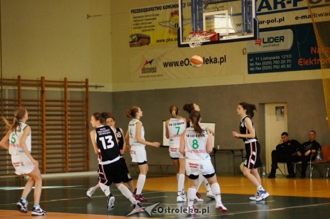 MP Kobiet U-16: PTK Pabianice - MUKS Unia Basket Ostrołęka [20.05.2012] - zdjęcie #6 - eOstroleka.pl
