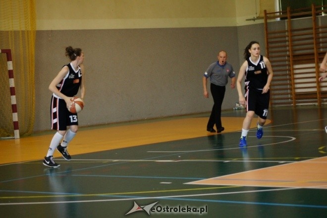 MP Kobiet U-16: PTK Pabianice - MUKS Unia Basket Ostrołęka [20.05.2012] - zdjęcie #11 - eOstroleka.pl
