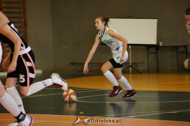 MP Kobiet U-16: PTK Pabianice - MUKS Unia Basket Ostrołęka [20.05.2012] - zdjęcie #17 - eOstroleka.pl