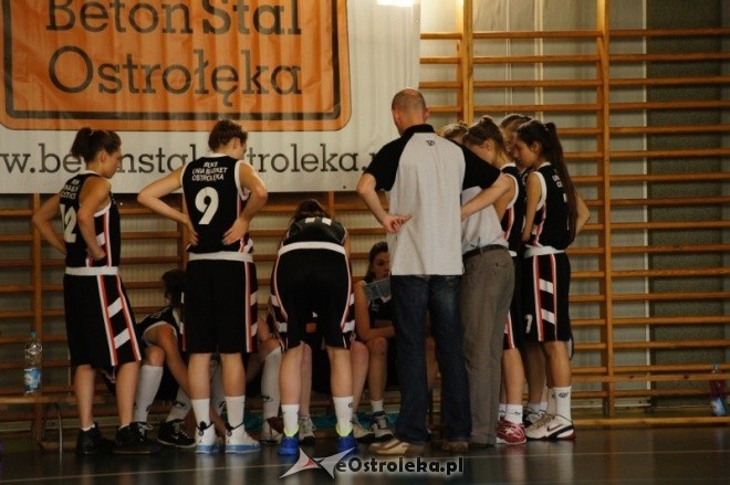 MP Kobiet U-16: PTK Pabianice - MUKS Unia Basket Ostrołęka [20.05.2012] - zdjęcie #20 - eOstroleka.pl