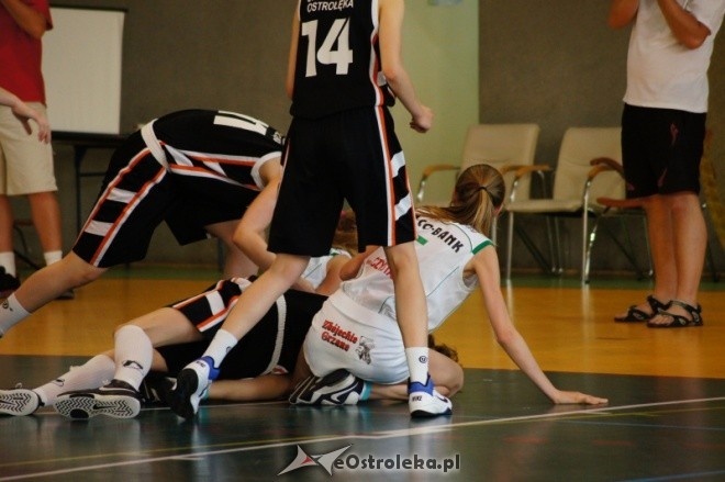 MP Kobiet U-16: PTK Pabianice - MUKS Unia Basket Ostrołęka [20.05.2012] - zdjęcie #26 - eOstroleka.pl