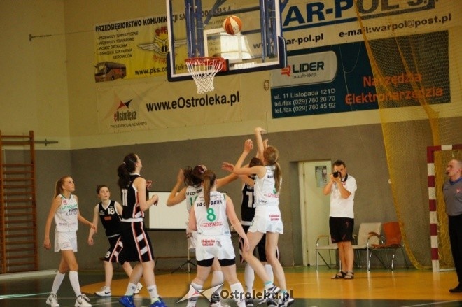 MP Kobiet U-16: PTK Pabianice - MUKS Unia Basket Ostrołęka [20.05.2012] - zdjęcie #28 - eOstroleka.pl