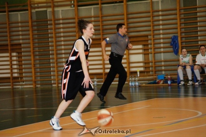 MP Kobiet U-16: PTK Pabianice - MUKS Unia Basket Ostrołęka [20.05.2012] - zdjęcie #30 - eOstroleka.pl