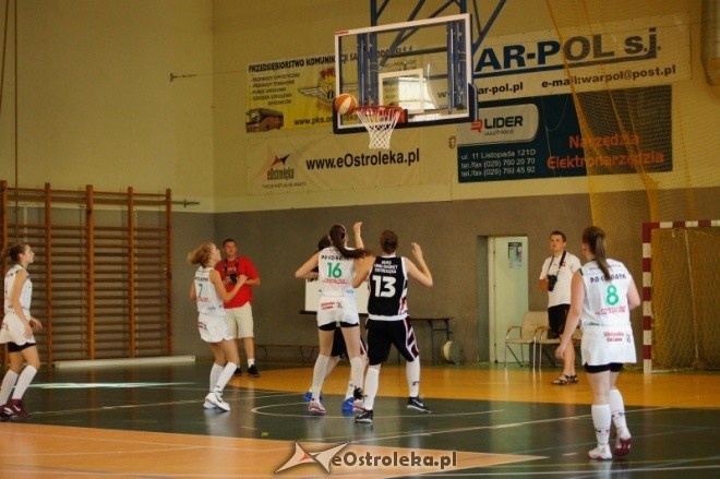 MP Kobiet U-16: PTK Pabianice - MUKS Unia Basket Ostrołęka [20.05.2012] - zdjęcie #36 - eOstroleka.pl
