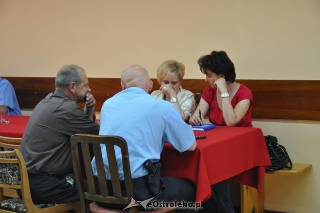 Ostra dyskusja podczas sesji rady gminy Czerwin [22.V.2012]  - zdjęcie #2 - eOstroleka.pl