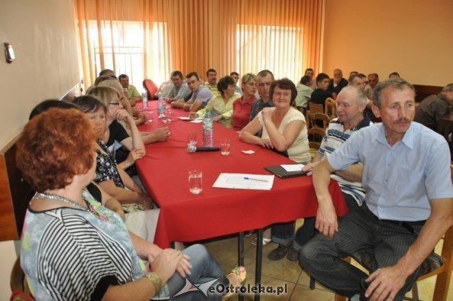 Ostra dyskusja podczas sesji rady gminy Czerwin [22.V.2012]  - zdjęcie #5 - eOstroleka.pl