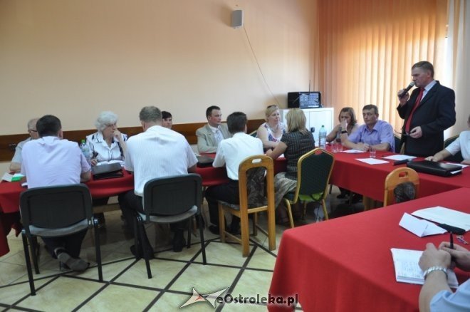 Ostra dyskusja podczas sesji rady gminy Czerwin [22.V.2012]  - zdjęcie #7 - eOstroleka.pl