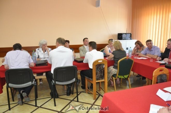Ostra dyskusja podczas sesji rady gminy Czerwin [22.V.2012]  - zdjęcie #10 - eOstroleka.pl