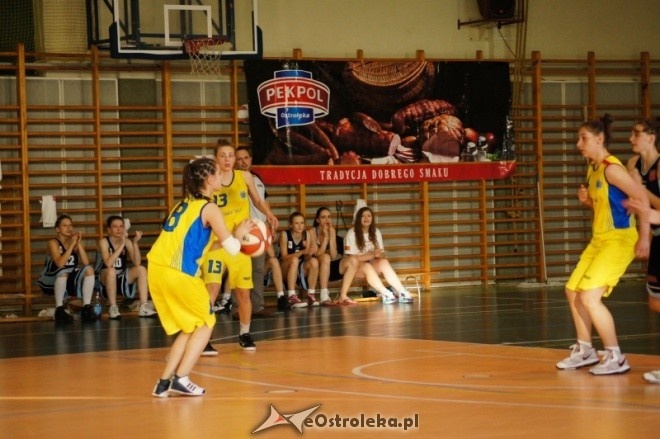 MP Kobiet U-16: MKS Sirmax Kutno - MUKS Unia Basket Ostrołęka [23.05.2012] - zdjęcie #3 - eOstroleka.pl