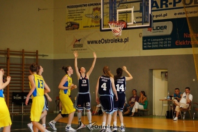 MP Kobiet U-16: MKS Sirmax Kutno - MUKS Unia Basket Ostrołęka [23.05.2012] - zdjęcie #7 - eOstroleka.pl