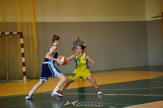 MP Kobiet U-16: MKS Sirmax Kutno - MUKS Unia Basket Ostrołęka [23.05.2012] - zdjęcie #8 - eOstroleka.pl