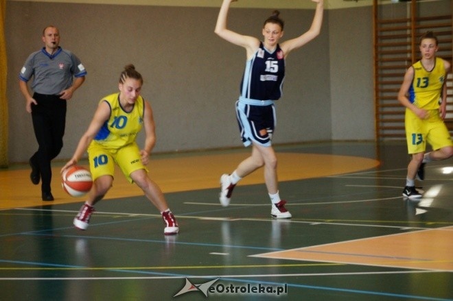 MP Kobiet U-16: MKS Sirmax Kutno - MUKS Unia Basket Ostrołęka [23.05.2012] - zdjęcie #9 - eOstroleka.pl