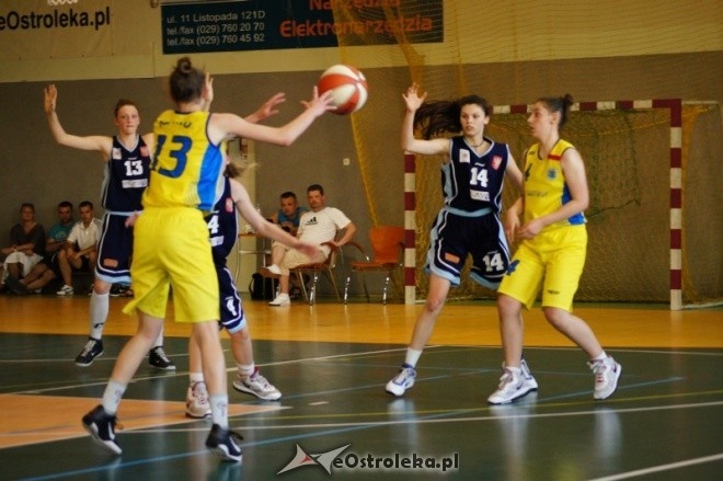 MP Kobiet U-16: MKS Sirmax Kutno - MUKS Unia Basket Ostrołęka [23.05.2012] - zdjęcie #11 - eOstroleka.pl