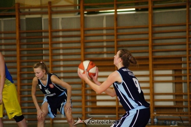 MP Kobiet U-16: MKS Sirmax Kutno - MUKS Unia Basket Ostrołęka [23.05.2012] - zdjęcie #20 - eOstroleka.pl