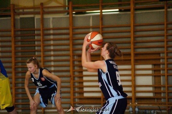 MP Kobiet U-16: MKS Sirmax Kutno - MUKS Unia Basket Ostrołęka [23.05.2012] - zdjęcie #21 - eOstroleka.pl