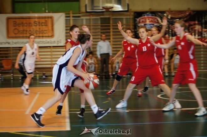 MP Kobiet U-16: MUKS Unia Basket Ostrołęka - TS Wisła Kraków [24.05.2012] - zdjęcie #21 - eOstroleka.pl