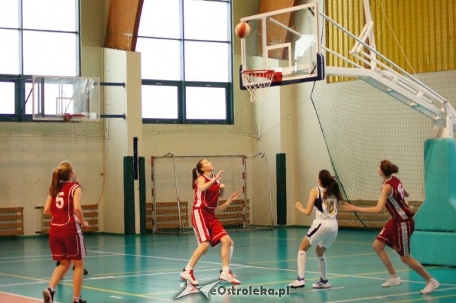 Półfinał MP Kobiet U-16: OSiR Trójka Żyrardów - MUKS Unia Basket Ostrołęka [26.05.2012] - zdjęcie #6 - eOstroleka.pl
