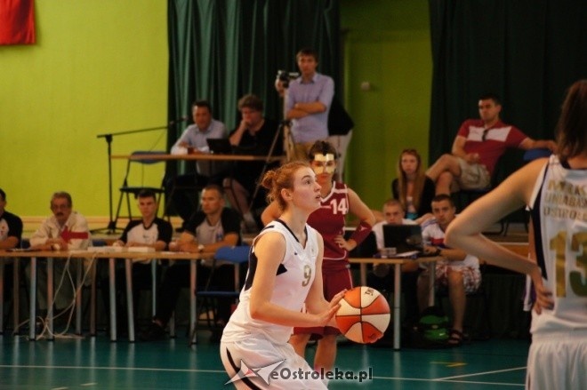 Półfinał MP Kobiet U-16: OSiR Trójka Żyrardów - MUKS Unia Basket Ostrołęka [26.05.2012] - zdjęcie #12 - eOstroleka.pl