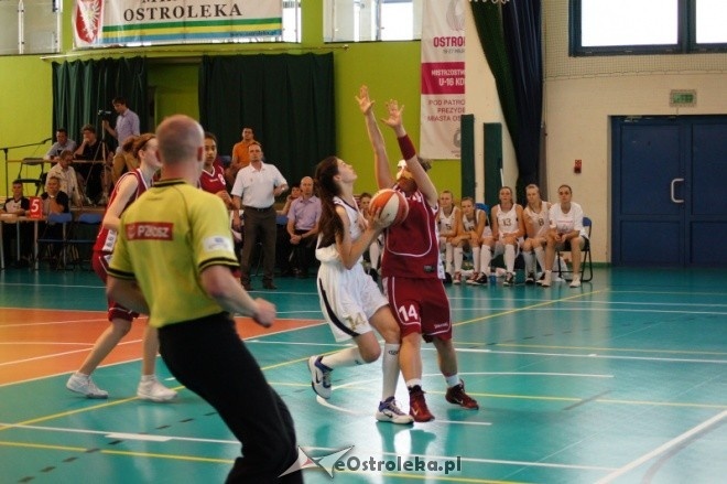 Półfinał MP Kobiet U-16: OSiR Trójka Żyrardów - MUKS Unia Basket Ostrołęka [26.05.2012] - zdjęcie #26 - eOstroleka.pl