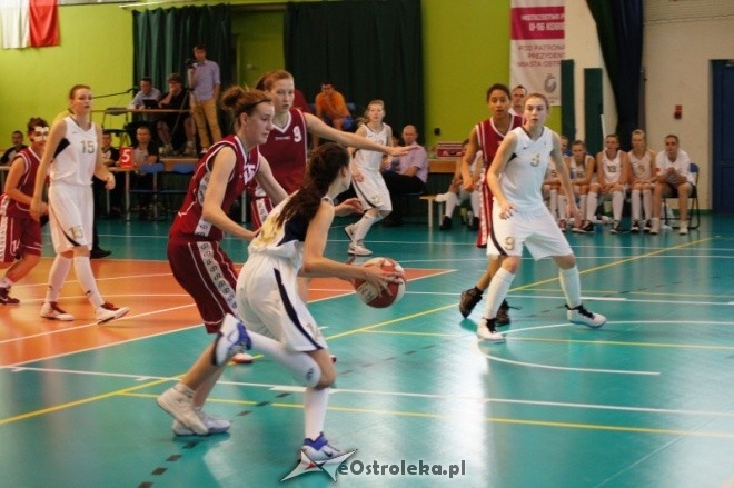 Półfinał MP Kobiet U-16: OSiR Trójka Żyrardów - MUKS Unia Basket Ostrołęka [26.05.2012] - zdjęcie #2 - eOstroleka.pl