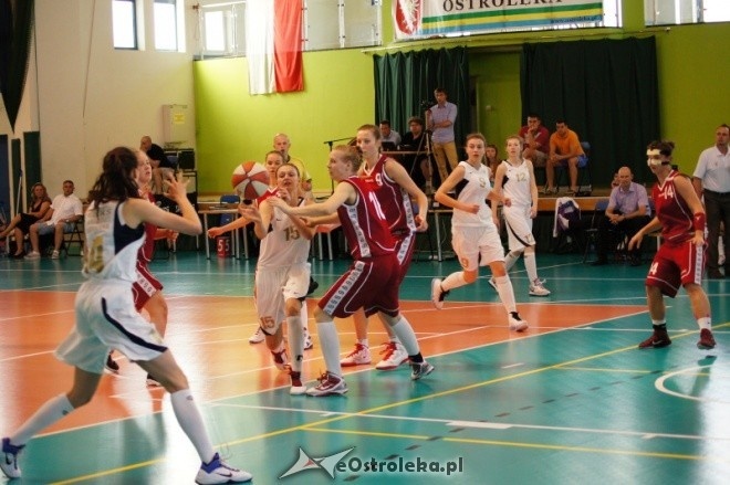 Półfinał MP Kobiet U-16: OSiR Trójka Żyrardów - MUKS Unia Basket Ostrołęka [26.05.2012] - zdjęcie #34 - eOstroleka.pl