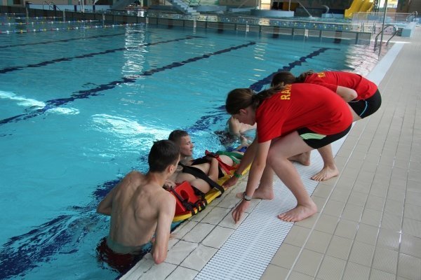 Bezpieczne pływanie w ostrołęckim aquaparku [6.VI.2012] - zdjęcie #23 - eOstroleka.pl