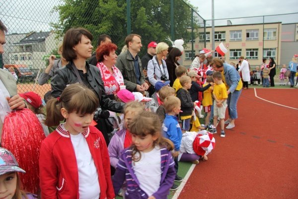 Przedszkolaki bawiły się na mini Euro 2012 [15.VI.2012] - zdjęcie #8 - eOstroleka.pl