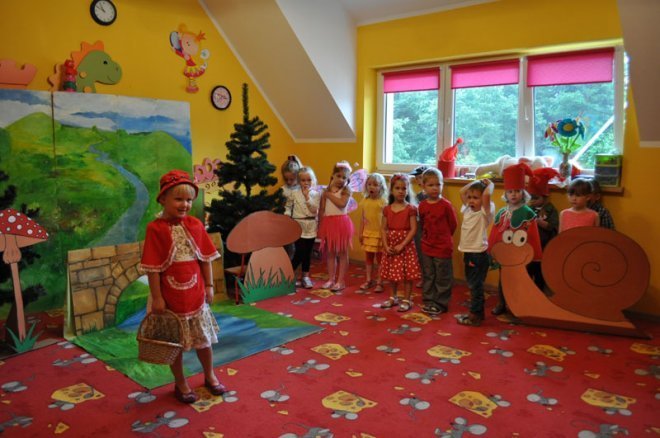 „W Zaczarowanym Lesie”: Dzień rodzinny w Punkcie Przedszkolnym Kangurek [26.VI.2012] - zdjęcie #8 - eOstroleka.pl