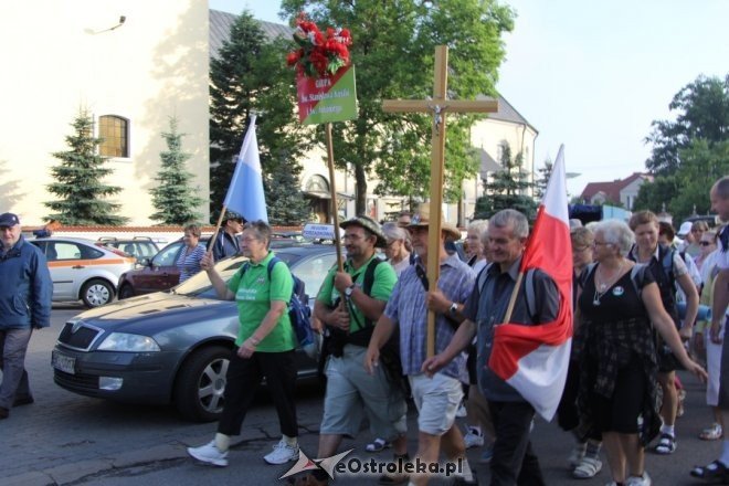 Wyruszyła XXVIII piesza pielgrzymka na Jasną Górę [1 VII 2012] - zdjęcie #5 - eOstroleka.pl
