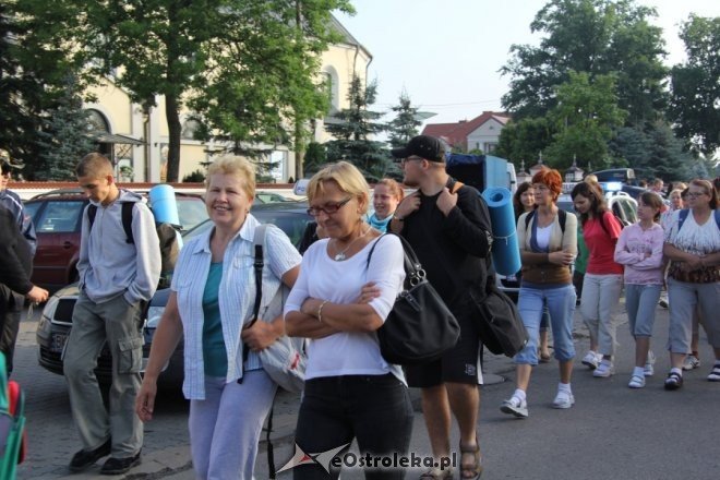 Wyruszyła XXVIII piesza pielgrzymka na Jasną Górę [1 VII 2012] - zdjęcie #15 - eOstroleka.pl