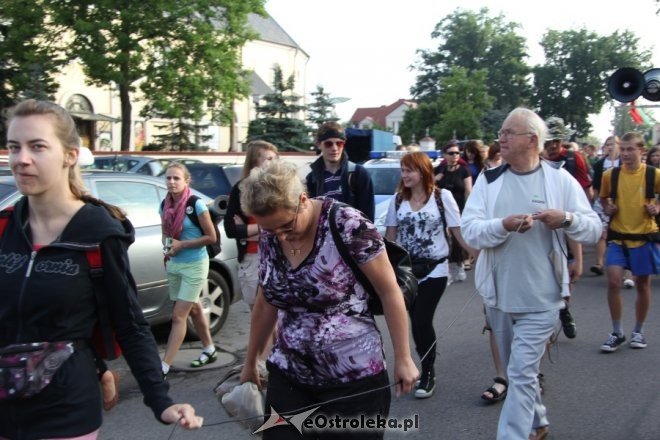 Wyruszyła XXVIII piesza pielgrzymka na Jasną Górę [1 VII 2012] - zdjęcie #18 - eOstroleka.pl