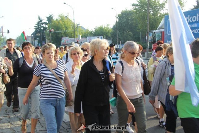 Wyruszyła XXVIII piesza pielgrzymka na Jasną Górę [1 VII 2012] - zdjęcie #34 - eOstroleka.pl