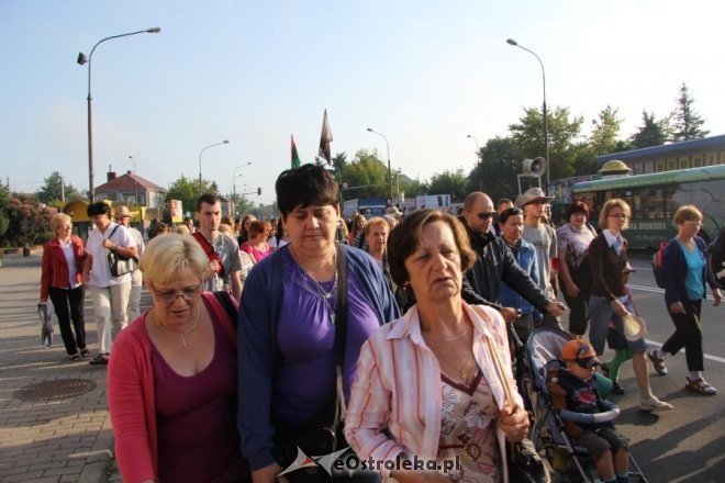 Wyruszyła XXVIII piesza pielgrzymka na Jasną Górę [1 VII 2012] - zdjęcie #39 - eOstroleka.pl