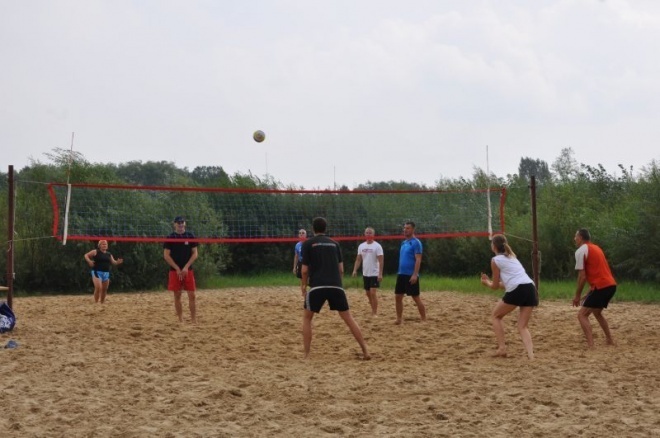 Huragan wygrał IV Otwarty Turniej Plażowej Piłki Siatkowej Mikstów [26.08.2012] - zdjęcie #3 - eOstroleka.pl