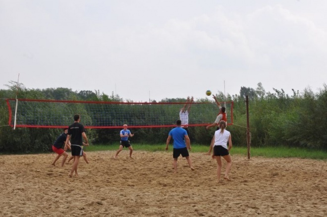 Huragan wygrał IV Otwarty Turniej Plażowej Piłki Siatkowej Mikstów [26.08.2012] - zdjęcie #4 - eOstroleka.pl