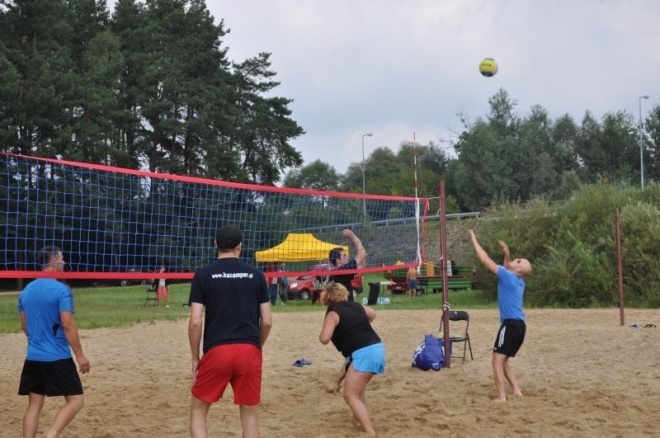 Huragan wygrał IV Otwarty Turniej Plażowej Piłki Siatkowej Mikstów [26.08.2012] - zdjęcie #17 - eOstroleka.pl